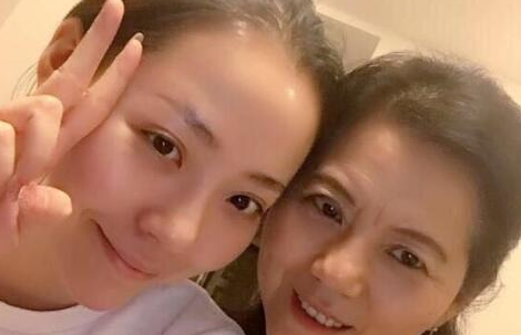 �ط��������Ϸѧ�� ����ӱ��ͦ�����Լ������� �������Ů��ѧ����Ƭ