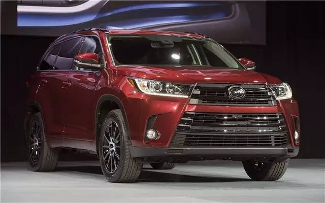 老款汉兰达还在加价卖, 新款的就已经出来了!