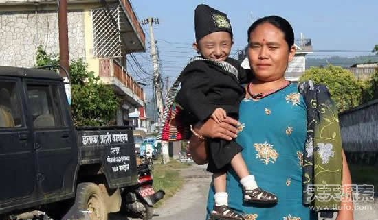  孕妇顺产9斤巨婴  - 3023新闻 - 3023.com