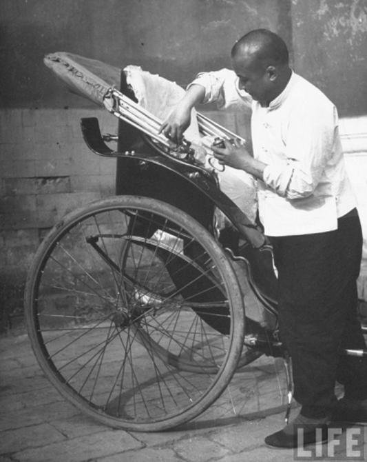 北平人力车夫体力好, 拉着个美国女人跑一天, 不