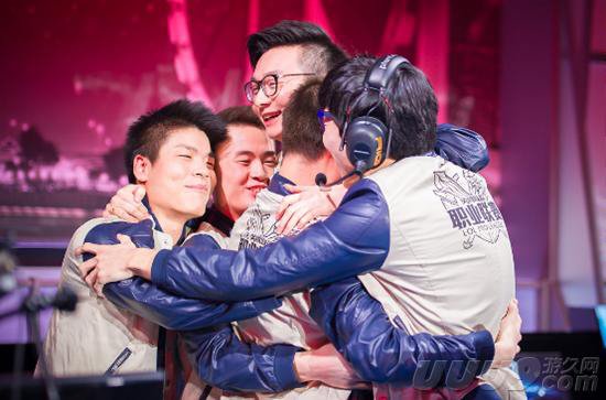 真的落后了? 详解LPL为何还是喜欢打架 - 302