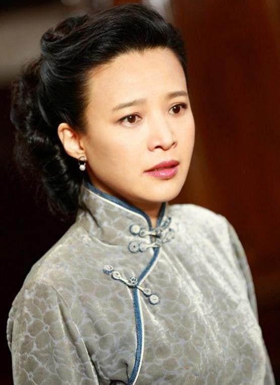 乔四玩毛阿敏床图片_毛阿敏一年收入