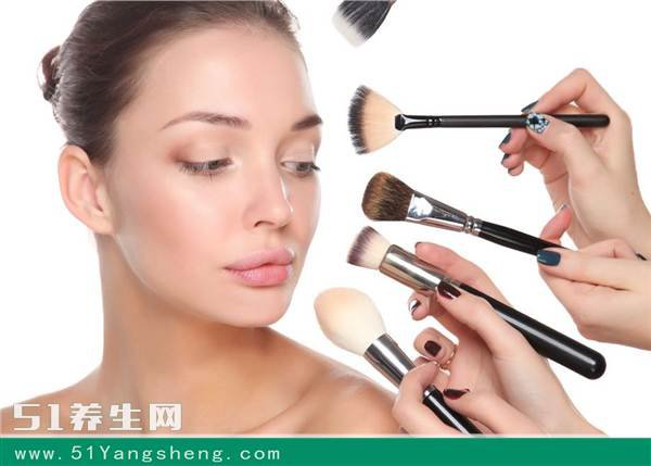 为什么日间化妆宜淡不宜浓? - 3023.com