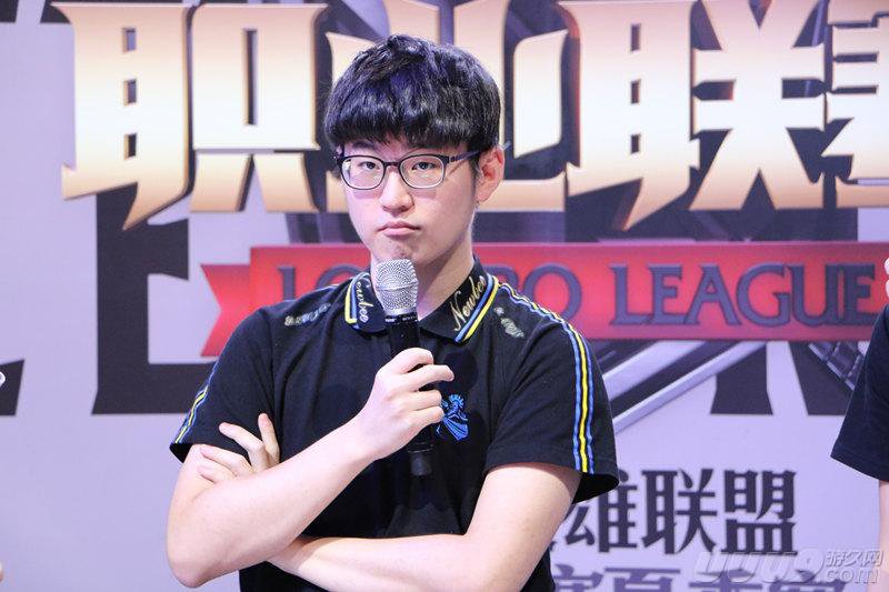 NB赛后群访: 北美亚索都是拿出来打上单 - 302