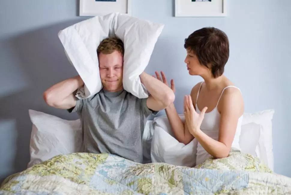 梁实秋: 上帝给女人一张脸, 她能另造一张出来