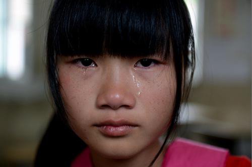 农村留守儿童的生活, 催人泪下! - 3023.com