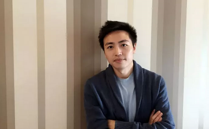 仅花四年实现曲屏技术全球领先 他会成为下一