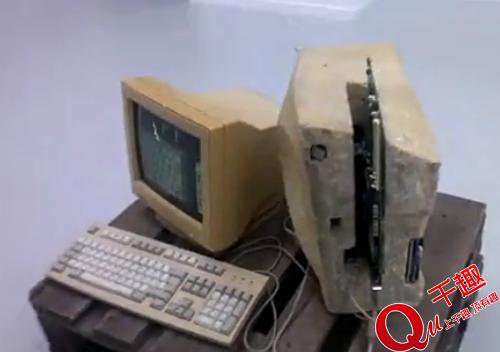 史上最硬石头电脑机壳, 不小心砸到脚的话. - 3