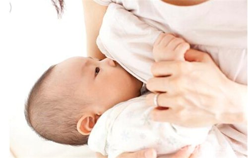 母乳喂养方式不易引起婴儿肠绞痛 3个月内宝宝