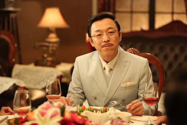 组图: 黄渤真的开户炒股了! 据说就是为了找回