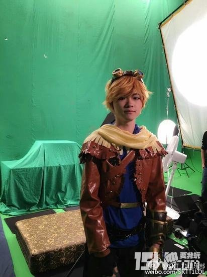 Faker大魔王COS探险家EZ 恩静版宝石也来了