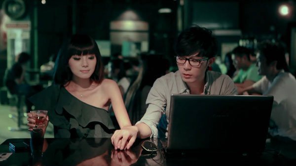 与少妇网恋被骗 见到真人他生不如死 最难受的