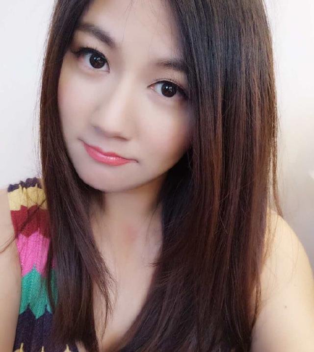 小苍mm自拍照暗藏玄机?网友:脖子上的吻痕是谁干的?