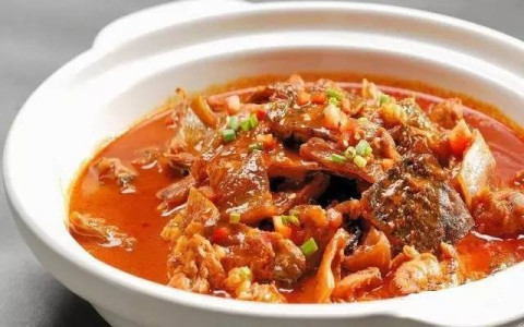 40元 "九道弯饭庄" 点击加载图片 点击加载图片 一家主打牛鞭菜的老店