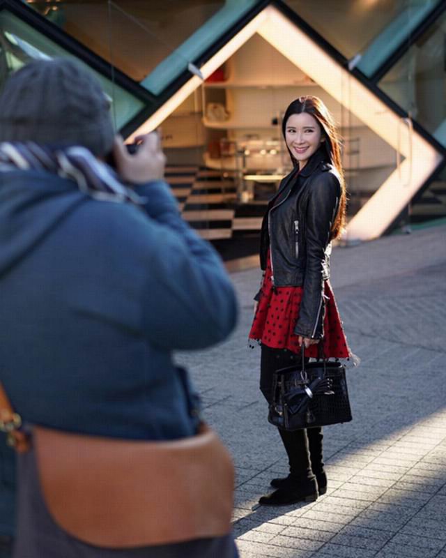 chua 最让人惊奇的身份还是印尼富豪 nurdian cuaca 的前妻.